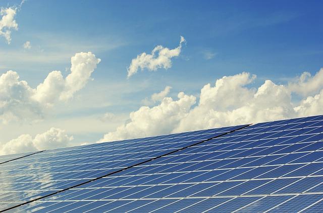Jaké solární elektrárny mají nejlepší výkon vzhledem k své velikosti?